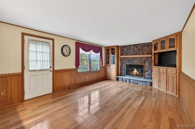 75 Pine Court North, West Seneca, NY 14224