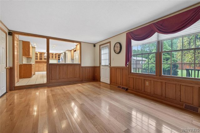 75 Pine Court North, West Seneca, NY 14224