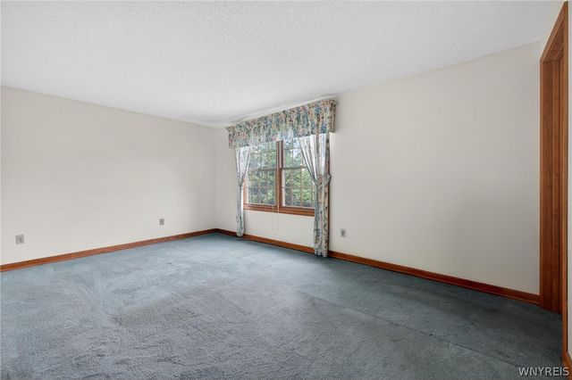 75 Pine Court North, West Seneca, NY 14224