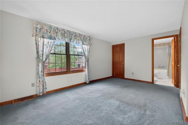 75 Pine Court North, West Seneca, NY 14224
