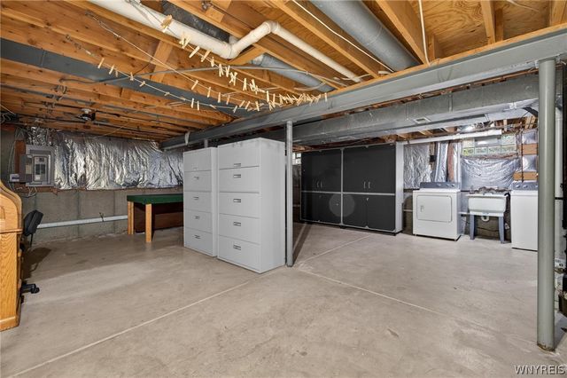 75 Pine Court North, West Seneca, NY 14224