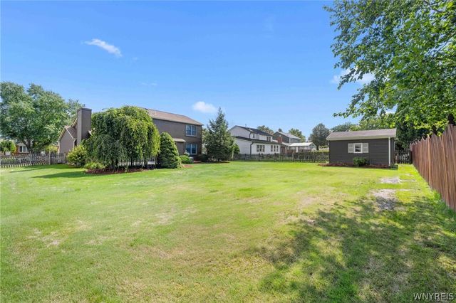 75 Pine Court North, West Seneca, NY 14224