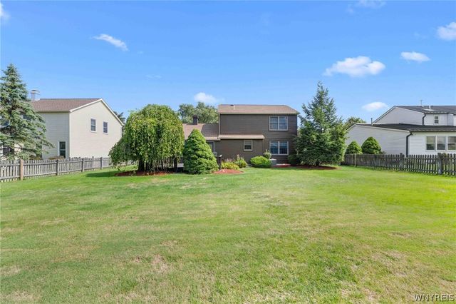 75 Pine Court North, West Seneca, NY 14224