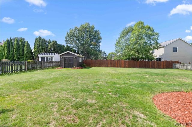 75 Pine Court North, West Seneca, NY 14224