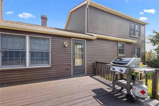 75 Pine Court North, West Seneca, NY 14224