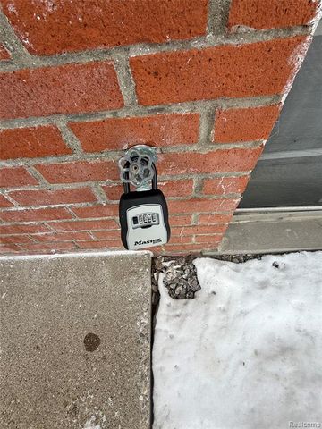 8140 Denwood Drive, Sterling Heights, MI 48312