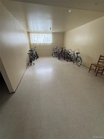 8140 Denwood Drive, Sterling Heights, MI 48312