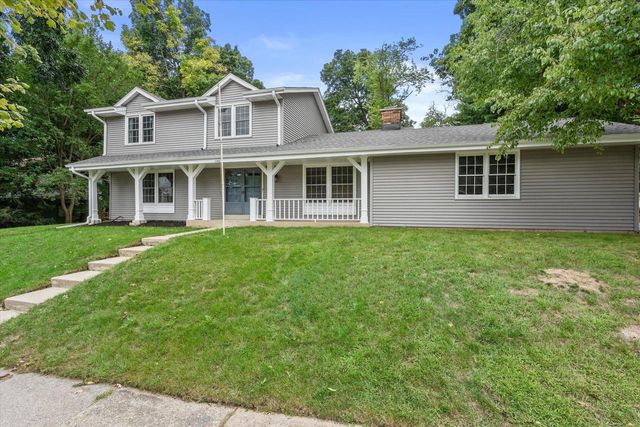 1600 Michael DRIVE, Waukesha, WI 53189