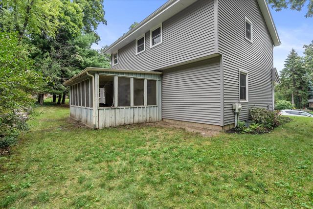 1600 Michael DRIVE, Waukesha, WI 53189