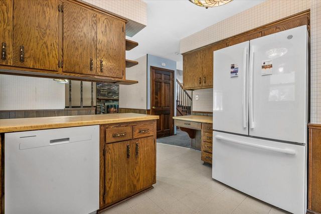 1600 Michael DRIVE, Waukesha, WI 53189