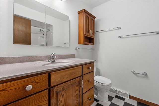 1600 Michael DRIVE, Waukesha, WI 53189