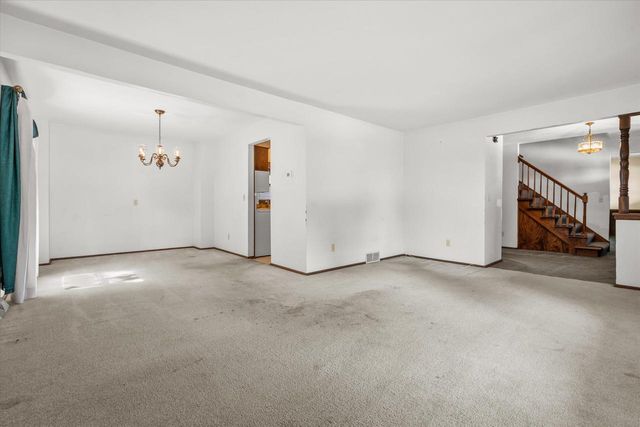 1600 Michael DRIVE, Waukesha, WI 53189