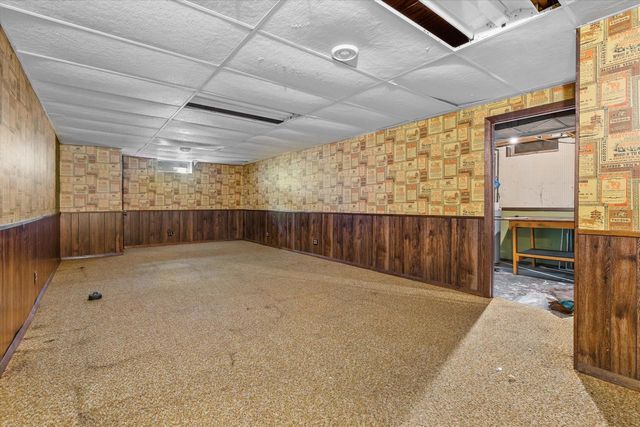 1600 Michael DRIVE, Waukesha, WI 53189