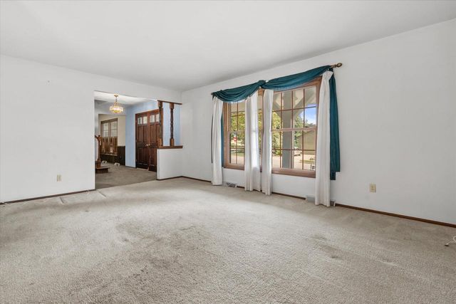 1600 Michael DRIVE, Waukesha, WI 53189