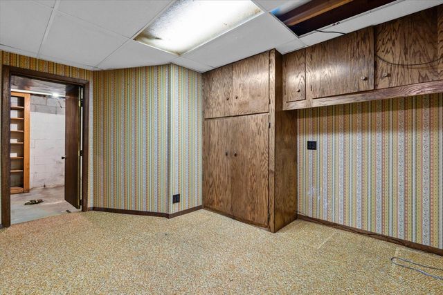 1600 Michael DRIVE, Waukesha, WI 53189