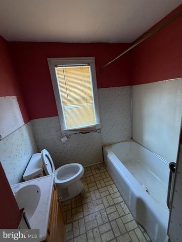 316 BEACON AVE, Paulsboro, NJ 08066