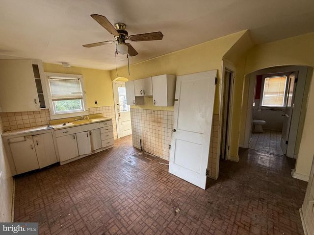 316 BEACON AVE, Paulsboro, NJ 08066