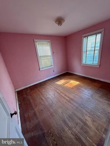 316 BEACON AVE, Paulsboro, NJ 08066