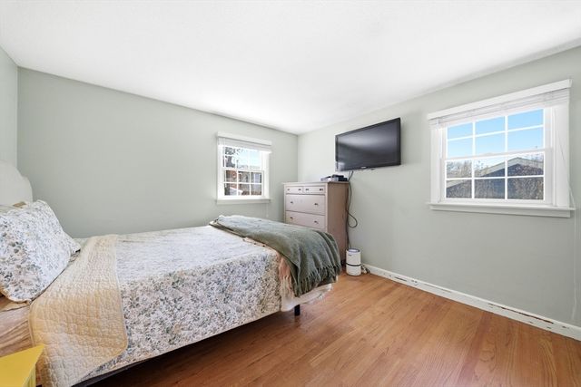 28 Elmwood St, North Andover, MA 01845