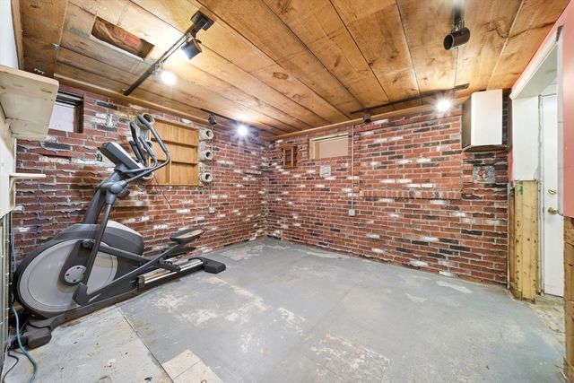 28 Elmwood St, North Andover, MA 01845