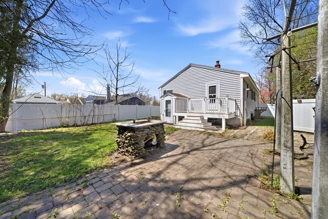 28 Elmwood St, North Andover, MA 01845