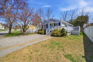 28 Elmwood St, North Andover, MA 01845