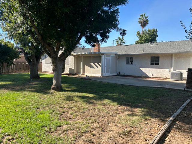 2624 Azalea Way, Yuba City, CA 95993