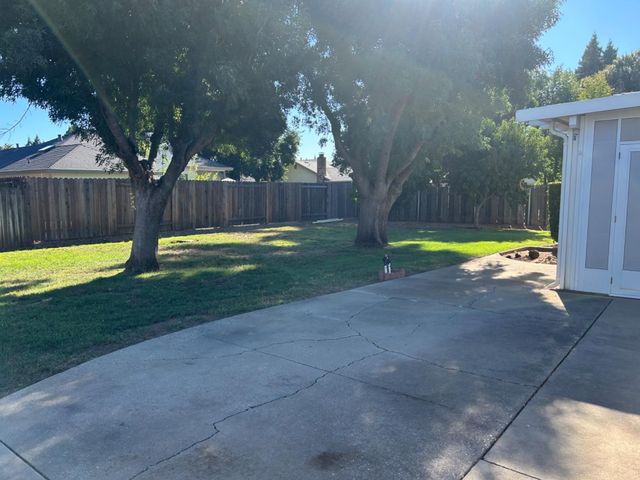 2624 Azalea Way, Yuba City, CA 95993