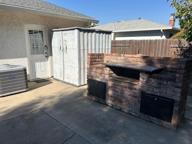 2624 Azalea Way, Yuba City, CA 95993