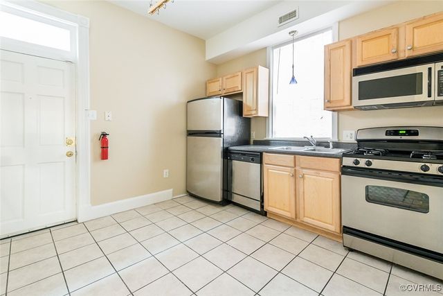 623 St. James St, Richmond, VA 23220