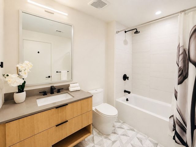 1 Nevins Hill Way 405, Boston, MA 02135