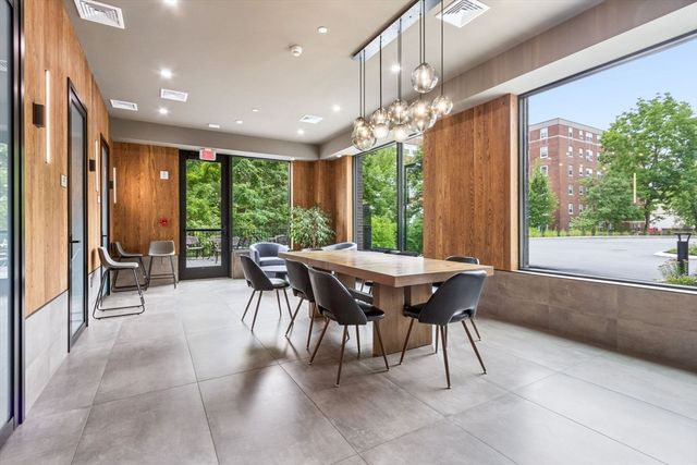 1 Nevins Hill Way 405, Boston, MA 02135