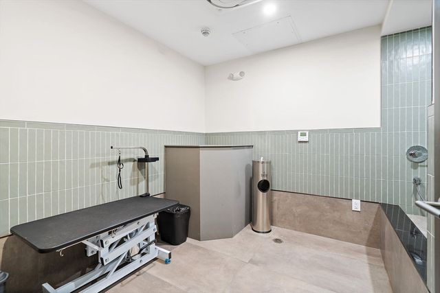 1 Nevins Hill Way 405, Boston, MA 02135