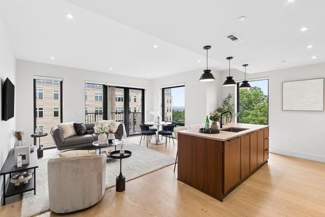 1 Nevins Hill Way 405, Boston, MA 02135