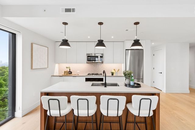 1 Nevins Hill Way 405, Boston, MA 02135