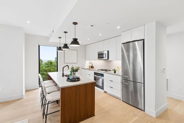 1 Nevins Hill Way 405, Boston, MA 02135