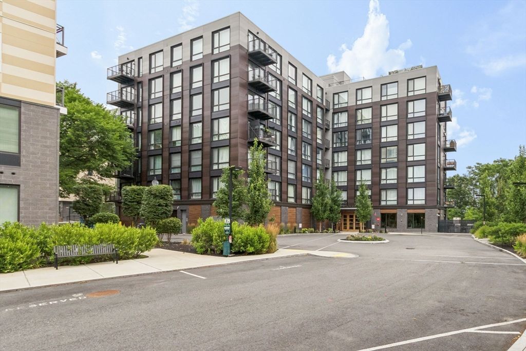 1 Nevins Hill Way 405, Boston, MA 02135