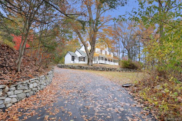 19 Johnsontown Road, Sloatsburg, NY 10974