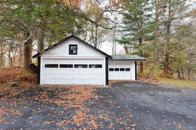 19 Johnsontown Road, Sloatsburg, NY 10974