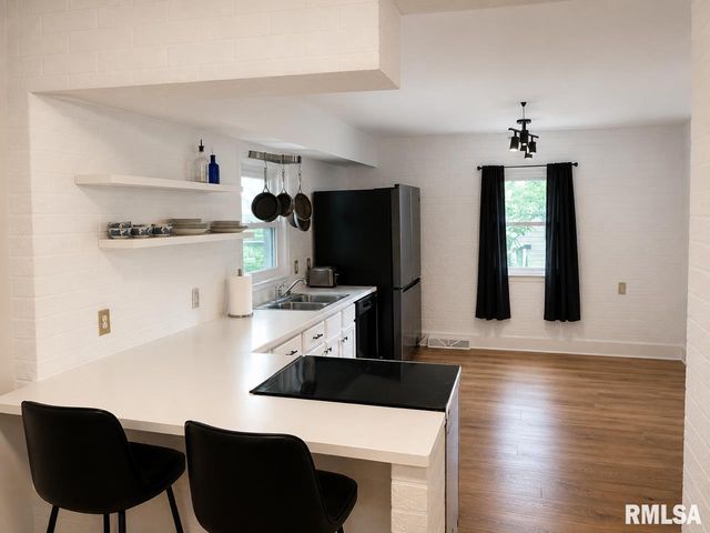 1513 W LAWRENCE Avenue, Springfield, IL 62704