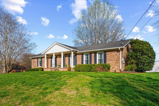 510 Hemingway Dr, Columbia, TN 38401