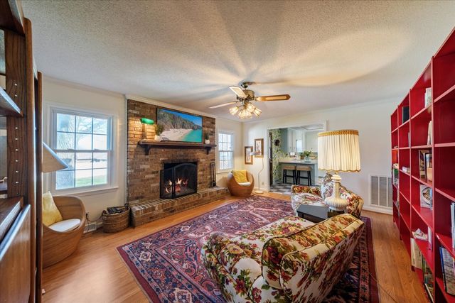 510 Hemingway Dr, Columbia, TN 38401