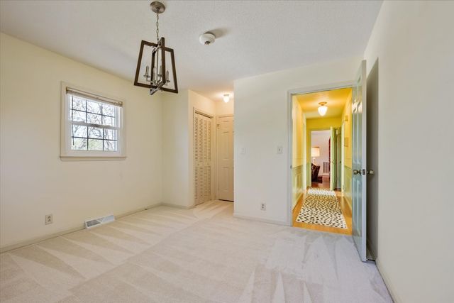 510 Hemingway Dr, Columbia, TN 38401