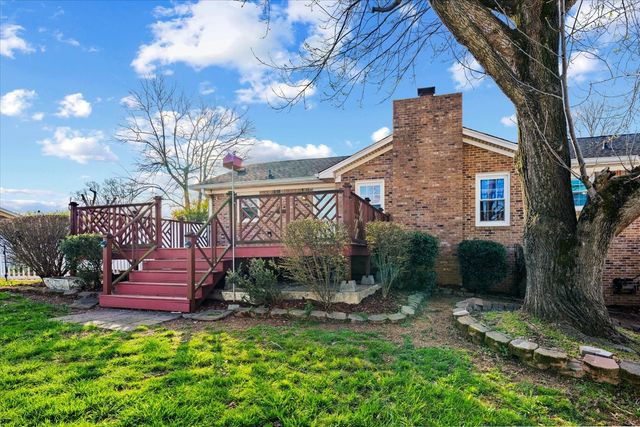 510 Hemingway Dr, Columbia, TN 38401