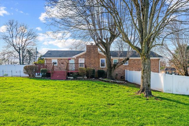 510 Hemingway Dr, Columbia, TN 38401