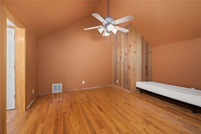 19178 Saunders Lane, Gravette, AR 72736