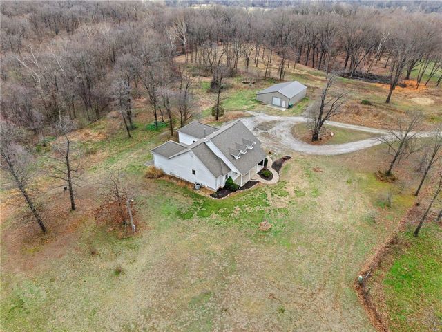 19178 Saunders Lane, Gravette, AR 72736