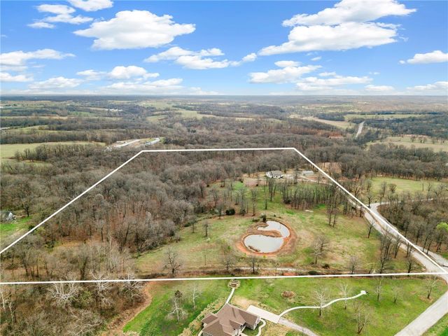 19178 Saunders Lane, Gravette, AR 72736