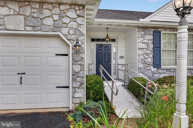 275 SILVER MAPLE CT, Mount Wolf, PA 17347