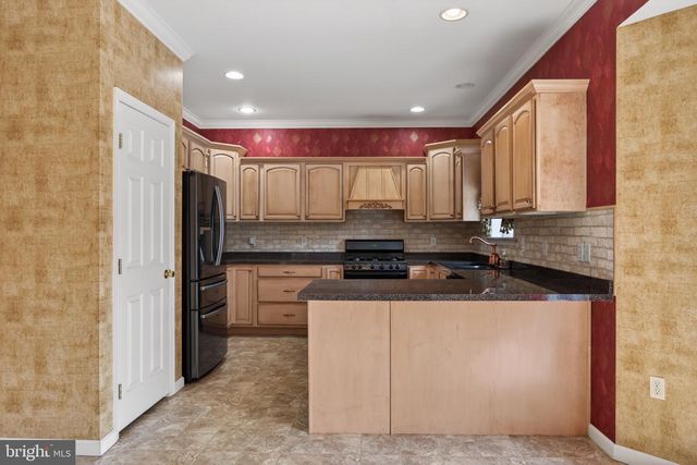 275 SILVER MAPLE CT, Mount Wolf, PA 17347
